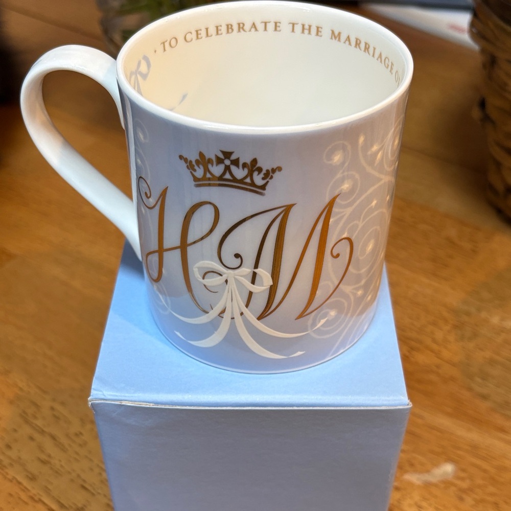 Official Commemorative Monogram Mug for Prince Harry & Meghan Markle’s Wedding